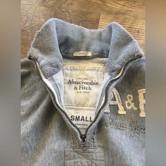 Abercrombie and Fitch sweatshirt small - Picture 5 of 8